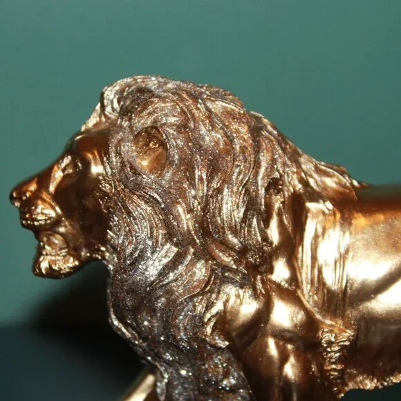Brand New Gold Resin Lion Statue Ornament Home Decor with Glittery Head - Picture 3 of 11